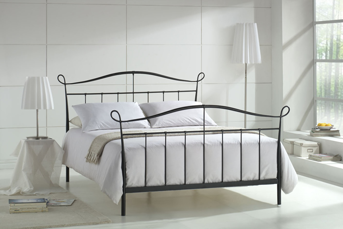 double beds on Metal Double Beds Are Easy To Move Around And Can Be Dismantled