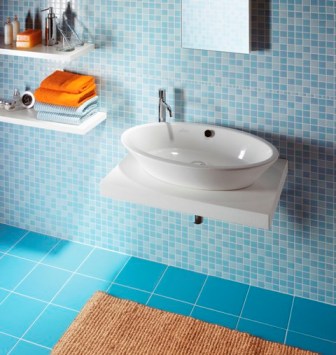 Bathroom Tile Designs  Small Bathrooms on Use Light Colored Tiles If You Have A Small Bathroom As They Will