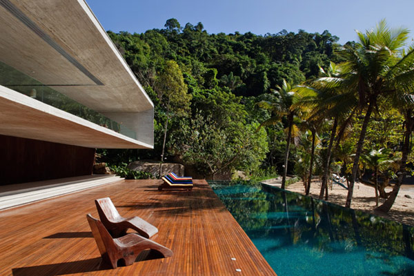 Calming Contemporary Beach House in Brazil