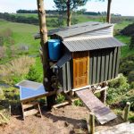 Environment and Economic Friendly Tree House in New Zealand by Jono Williams and Friends