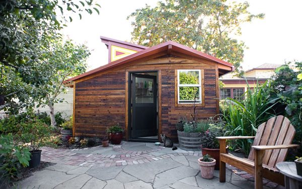 Small and Cozy Book Nook in California Forest by Architect Sarah Deeds and Carpenter John McBride