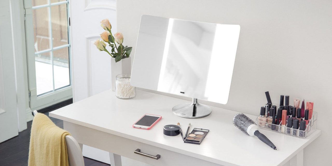 7 Best Lighted Makeup Mirrors For Flawless Illumination Everything Simple 7 Best Lighted Makeup Mirrors For Flawless Illumination Everything Simple